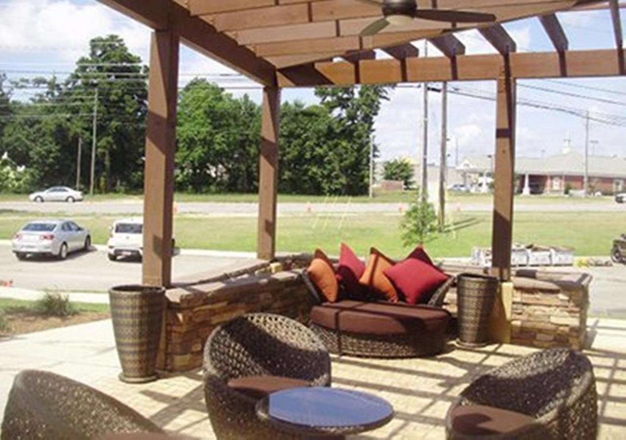 Comfort Inn & Suites Dothan East Екстериор снимка