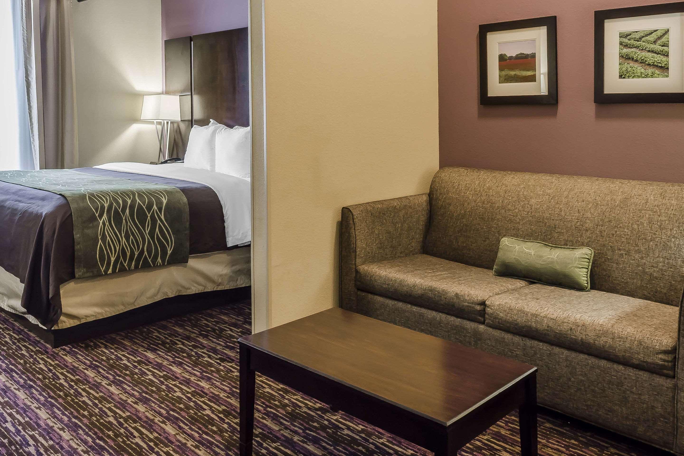 Comfort Inn & Suites Dothan East Екстериор снимка