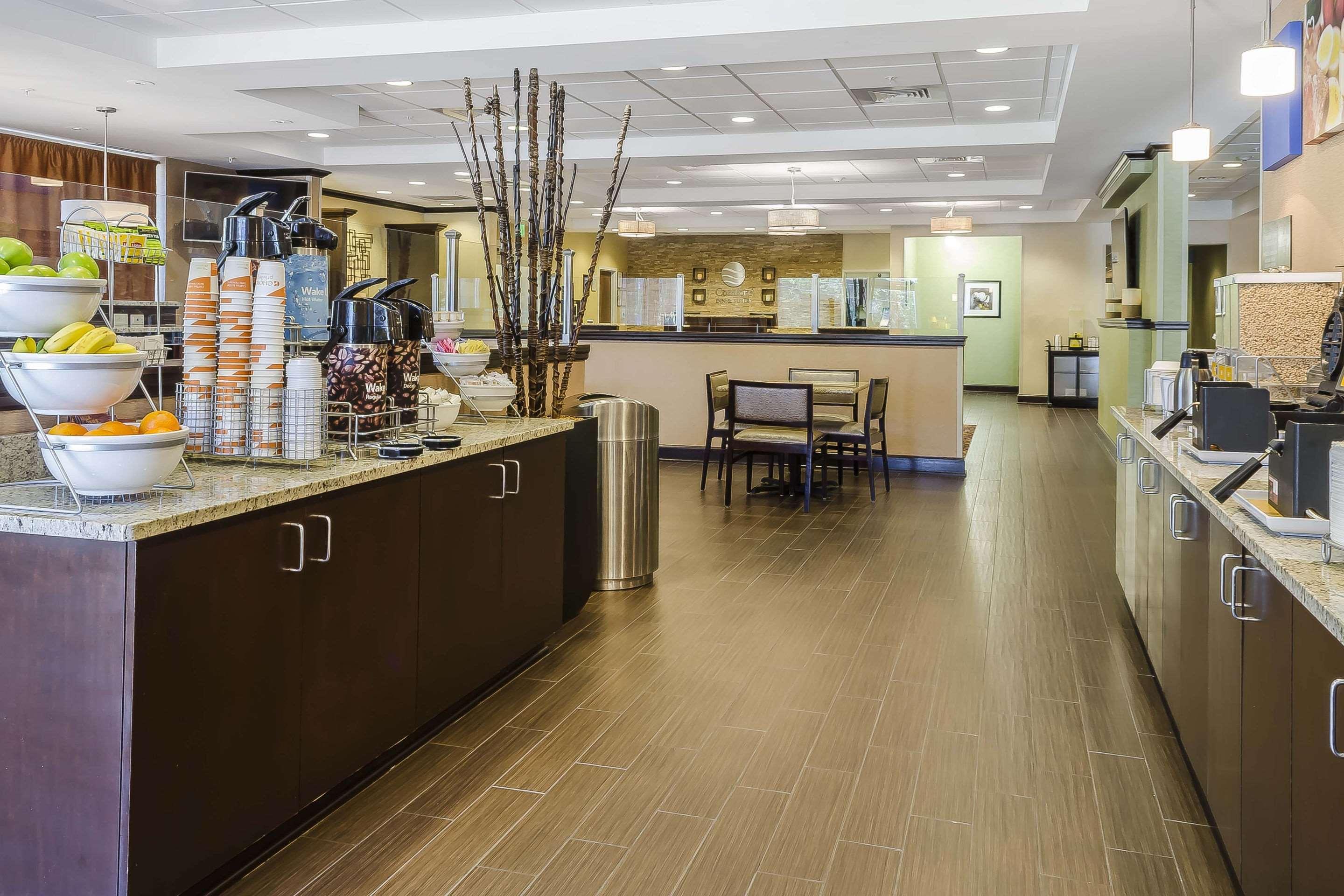 Comfort Inn & Suites Dothan East Екстериор снимка