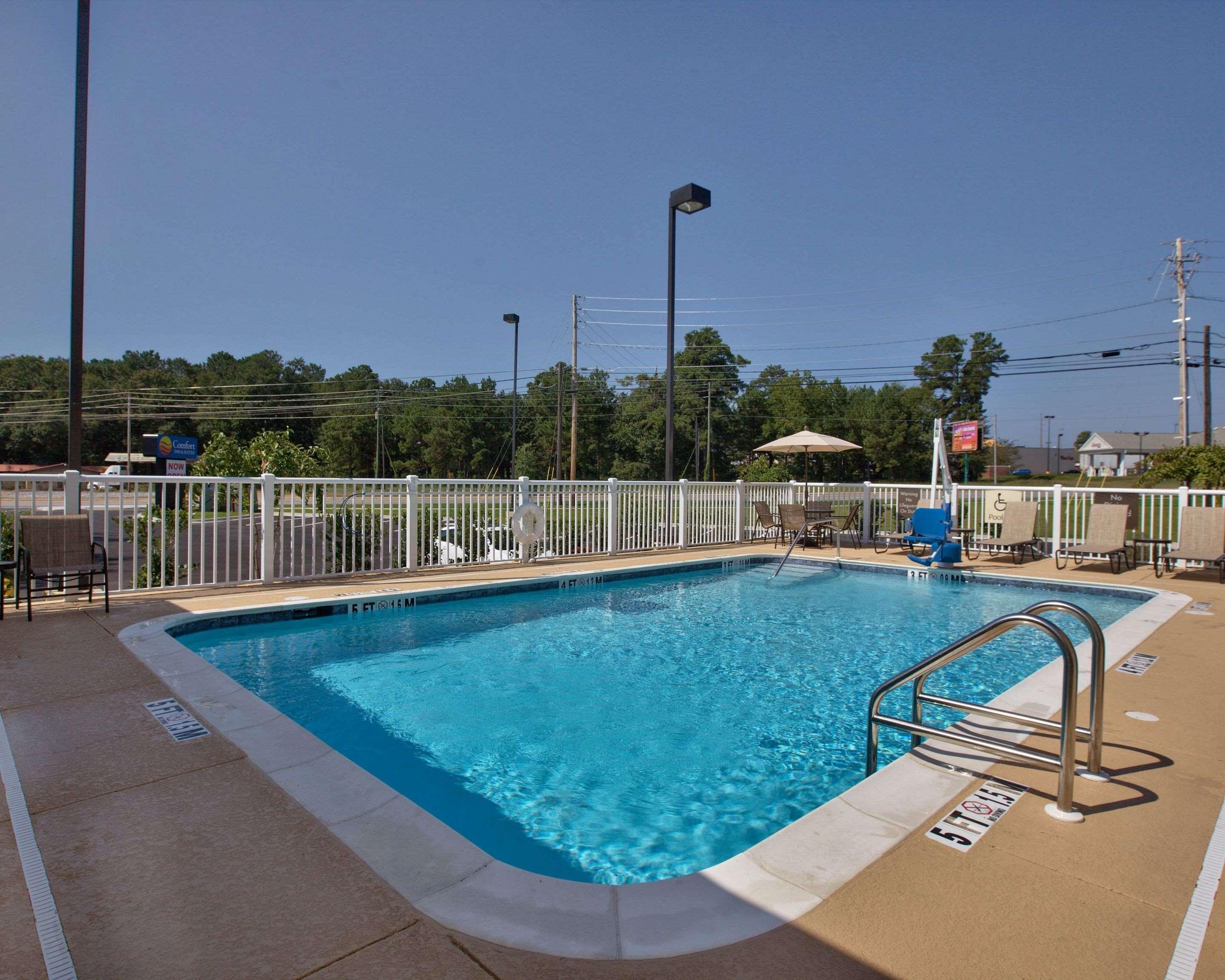 Comfort Inn & Suites Dothan East Екстериор снимка